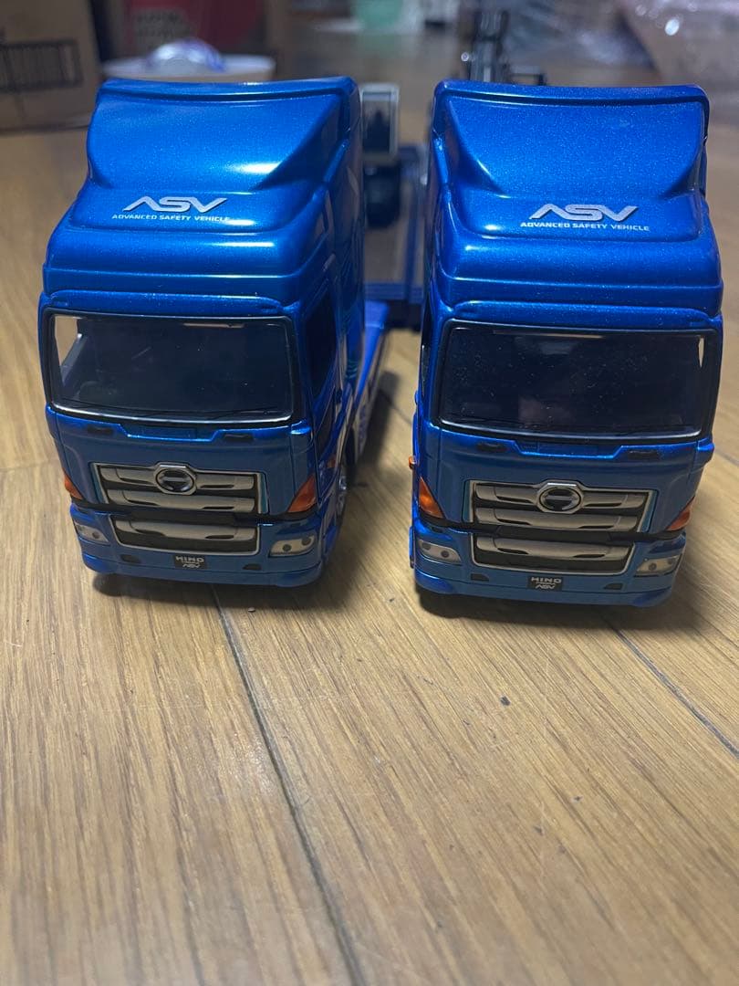 大型低床トレーラー2台　ユンボ2台