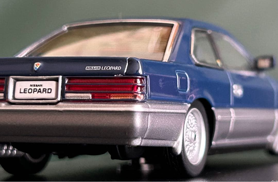 1/43 DISM F31 レパード アルティマ ダークブルーツートン