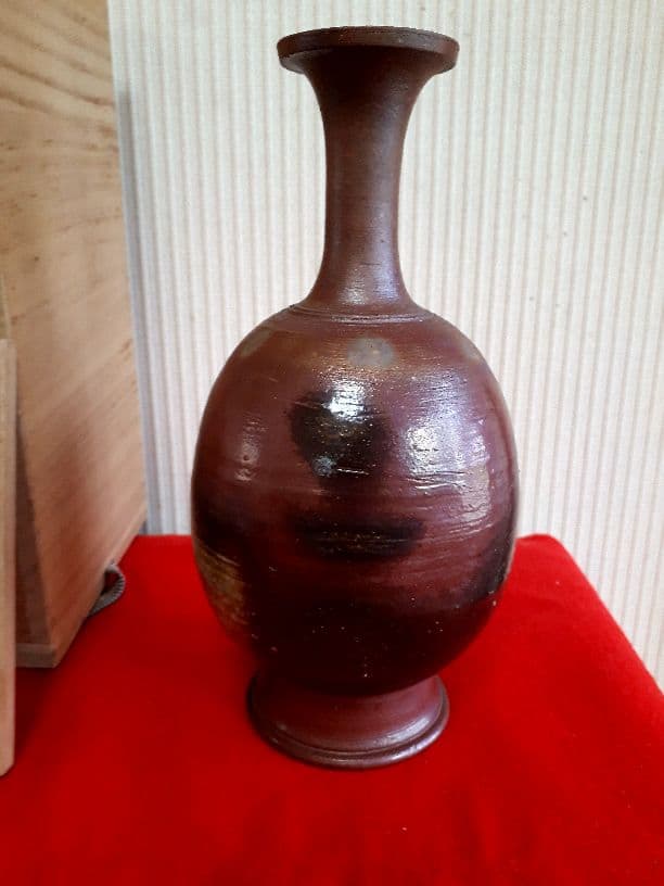 備前焼、岡安靖彦の一輪花入