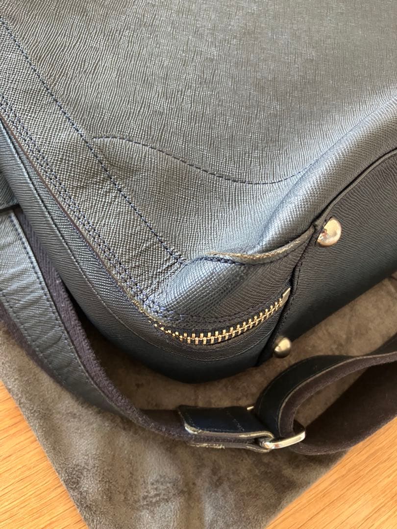 ペッレモルビダ　キャピターノ2室タイプ　ネイビー　日本製