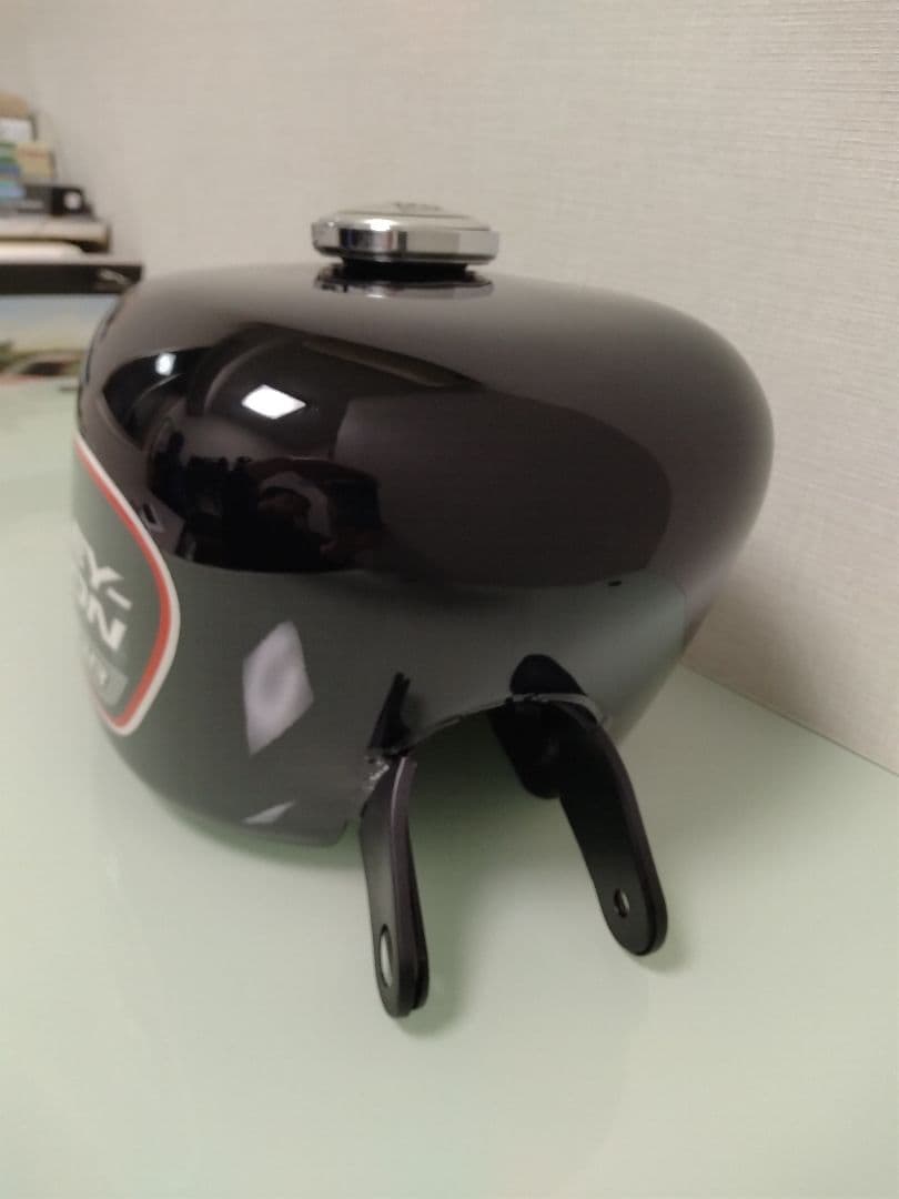 スポーツスター883R 純正タンク ブラック インジェクション用 キャップ付き