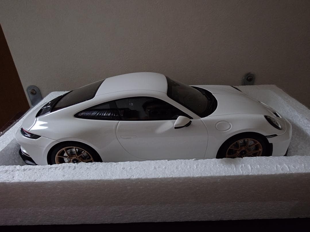 ミニチャンプス 1/18 ポルシェ 911 992 GT3 ツーリング ホワイト