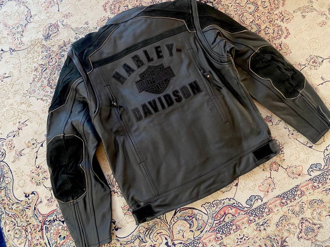 新品未使用HARLEY-DAVIDSON ブラックレザーロゴジャケット在庫限り。