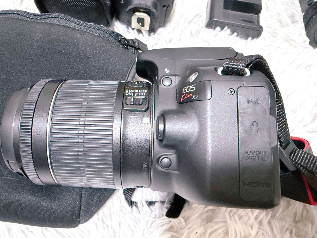 Canon Kiss X7i本体+レンズ2本+ストロボ+レンズフード