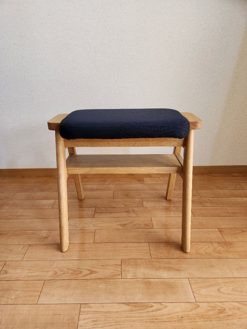無印良品　残反をつかったスタッキングスツール　ネイビー