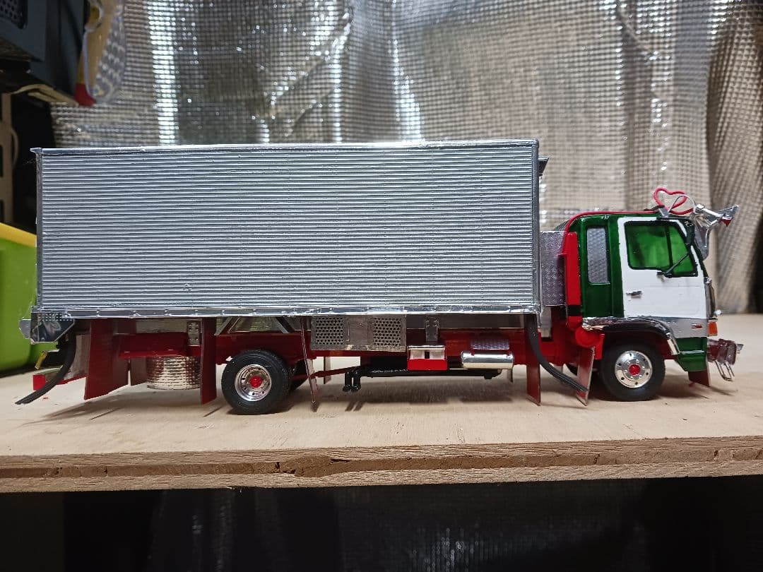 1/32デコトラ、トラックプラモデル完成品