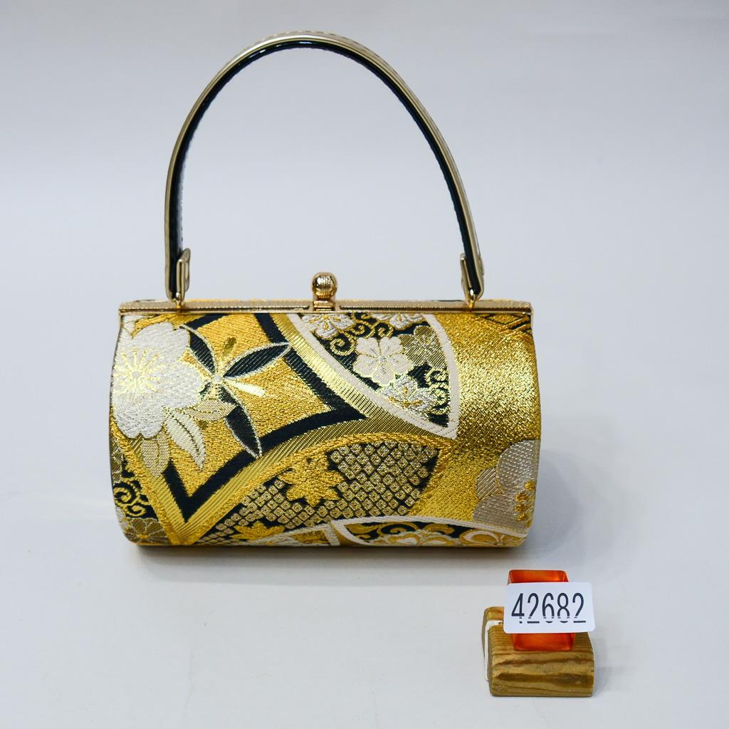 草履バッグセット 帯地 三段 フリーサイズ 24cm 金色×黒色 NO42682