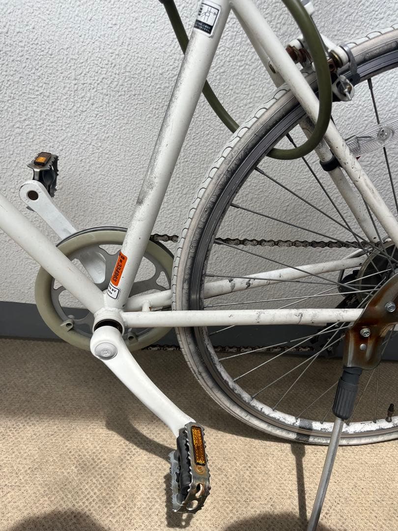 値下げ　ホワイト クロスバイク アルミフレーム　自転車　ロックリング付き