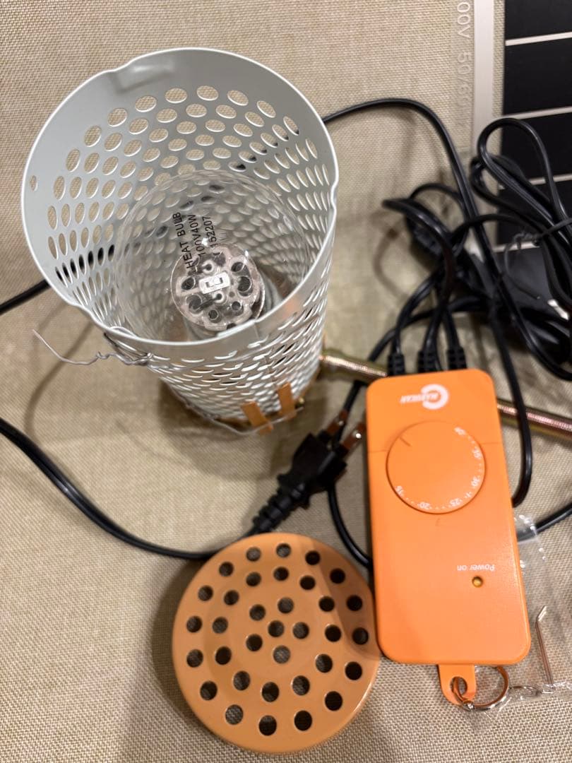 保温電球40Wカバー付き＆ミニマルサーモ&マルチパネルヒーター 16Ｗ　セット