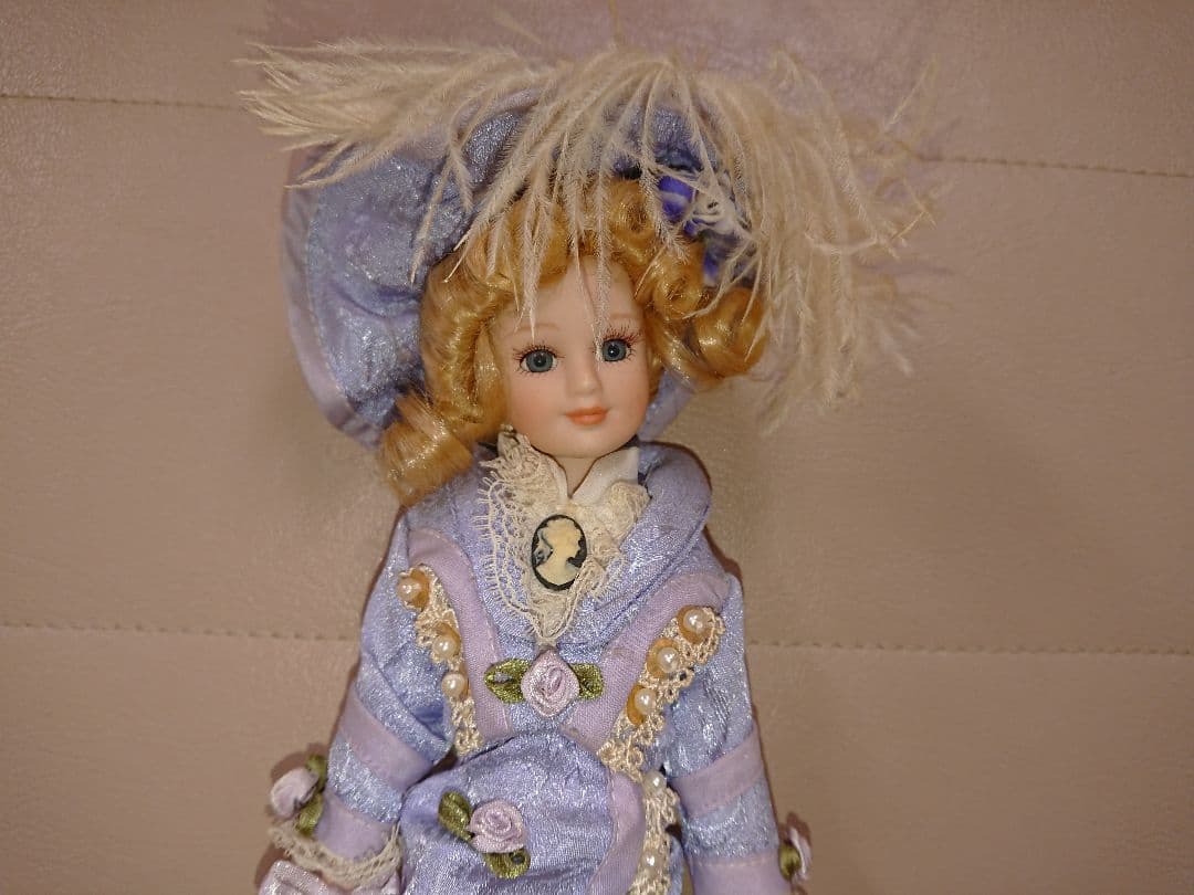 (海外輸入) ラベンダー色のドレス 貴婦人ドール 約30cm