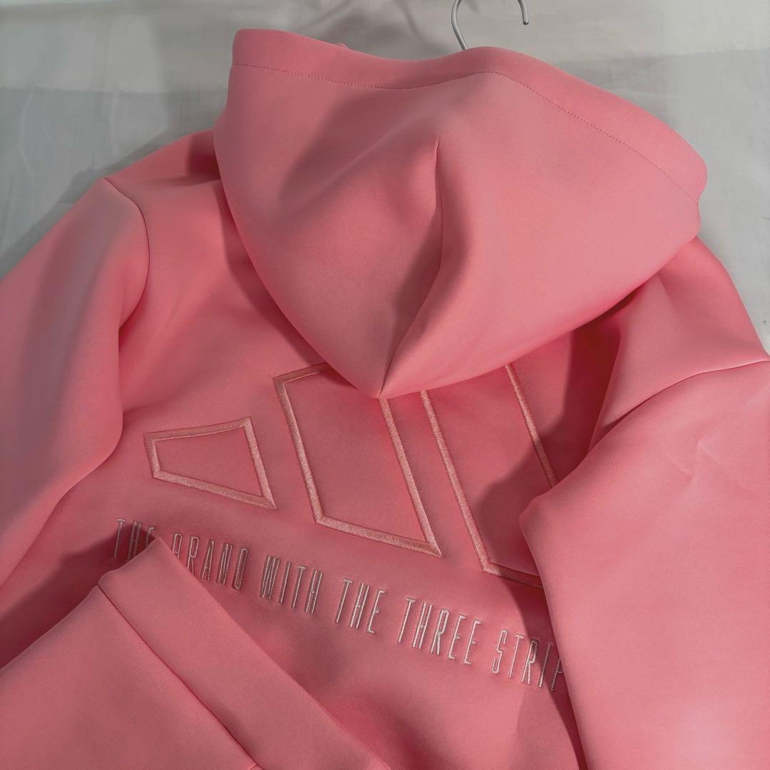 未使用アディダス ゴルフ　ダンボールニットセットアップ　フーディー　スカート