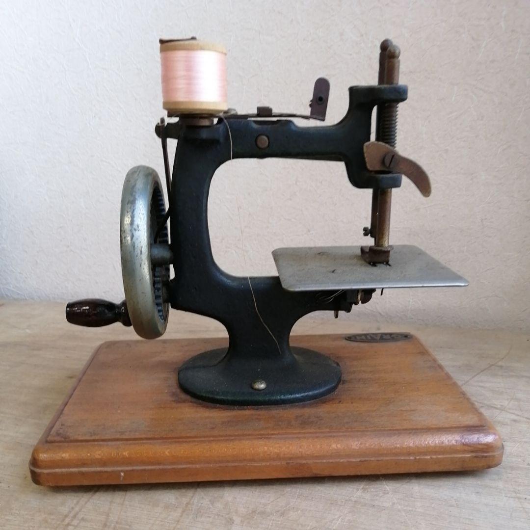 アンティーク　ミシン　イギリス　GRAND ミニ　手回し　オブジェ　ミシン