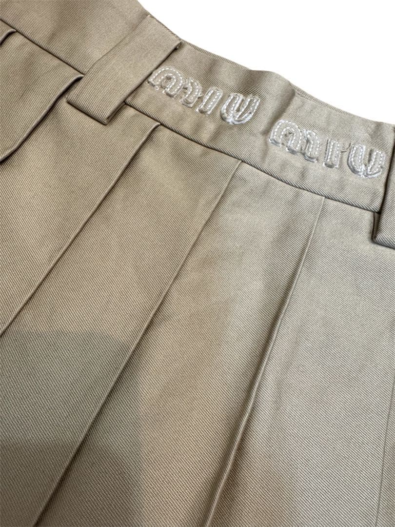 miumiu プリーツチノスカート 38