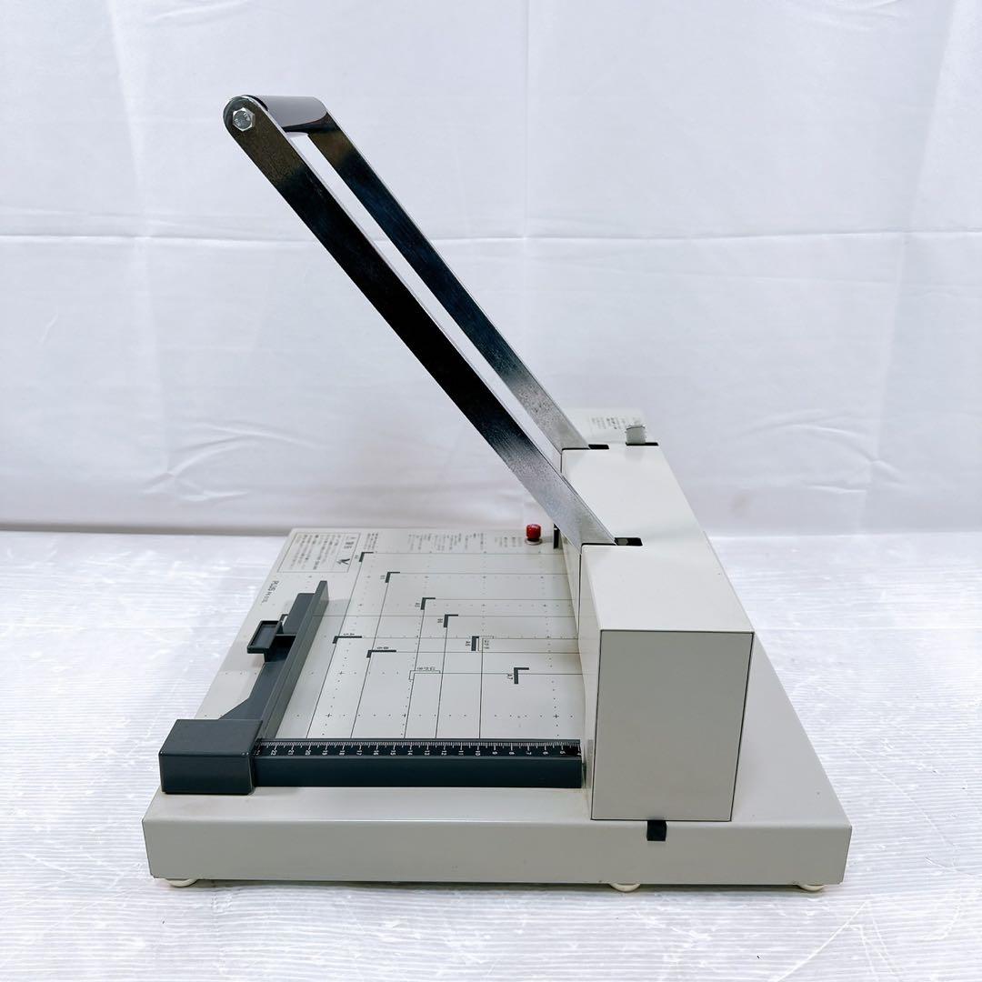 【極美品】PLUS プラス 裁断機 PK-513L カットライン表示機能付き