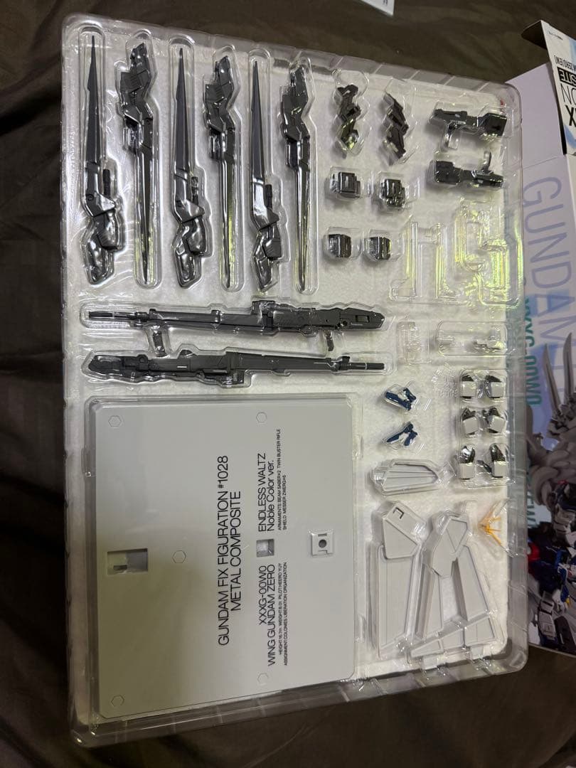 メタルコンポジット ウイングガンダムゼロ(EW版) NobleColorVer.