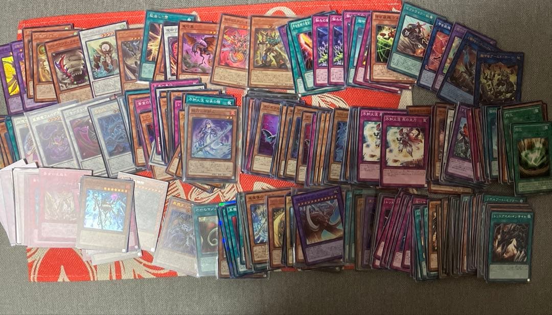 遊戯王　スリーブ、デッキ、未開封パックなど
