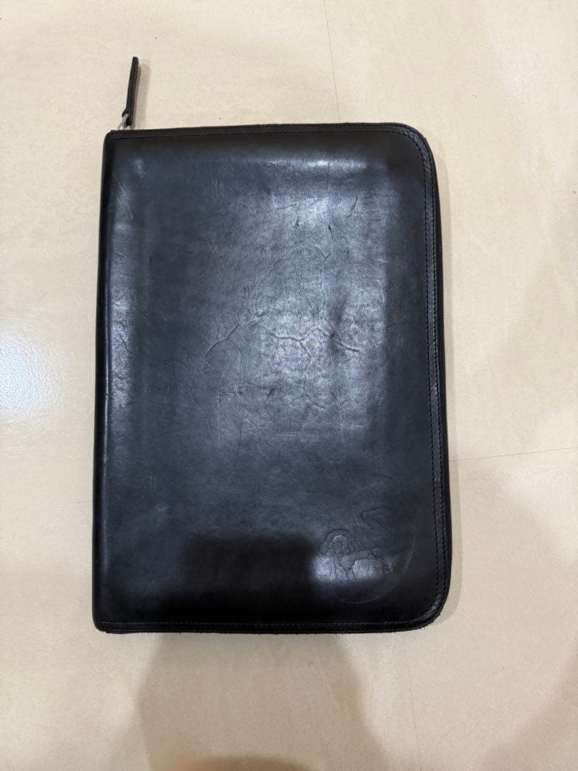 レッドムーン　サドルレザー製マルチケース