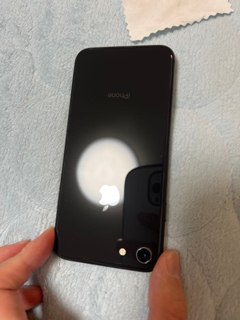 iPhone 8 スペースグレー 本体 バッテリー容量77%