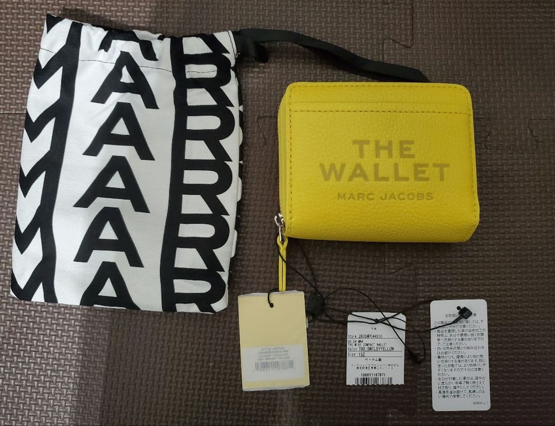 MARC JACOBS　イエロー　二つ折り　財布