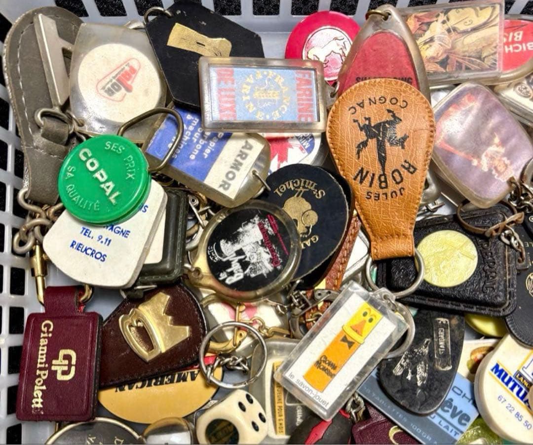 988【限定特価!100個!】ヴィンテージフランスフレンチ キーホルダー