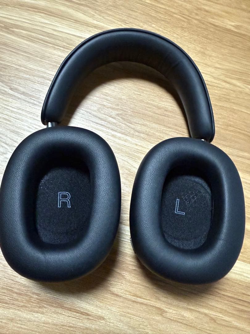 Bowers & Wilkins ワイヤレスヘッドホン px8