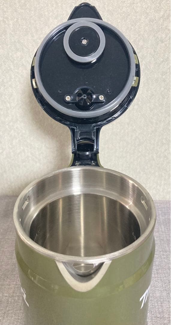 ☆未使用品 良品 マキタ 充電ケトル KT001GZO オリーブ色 makita