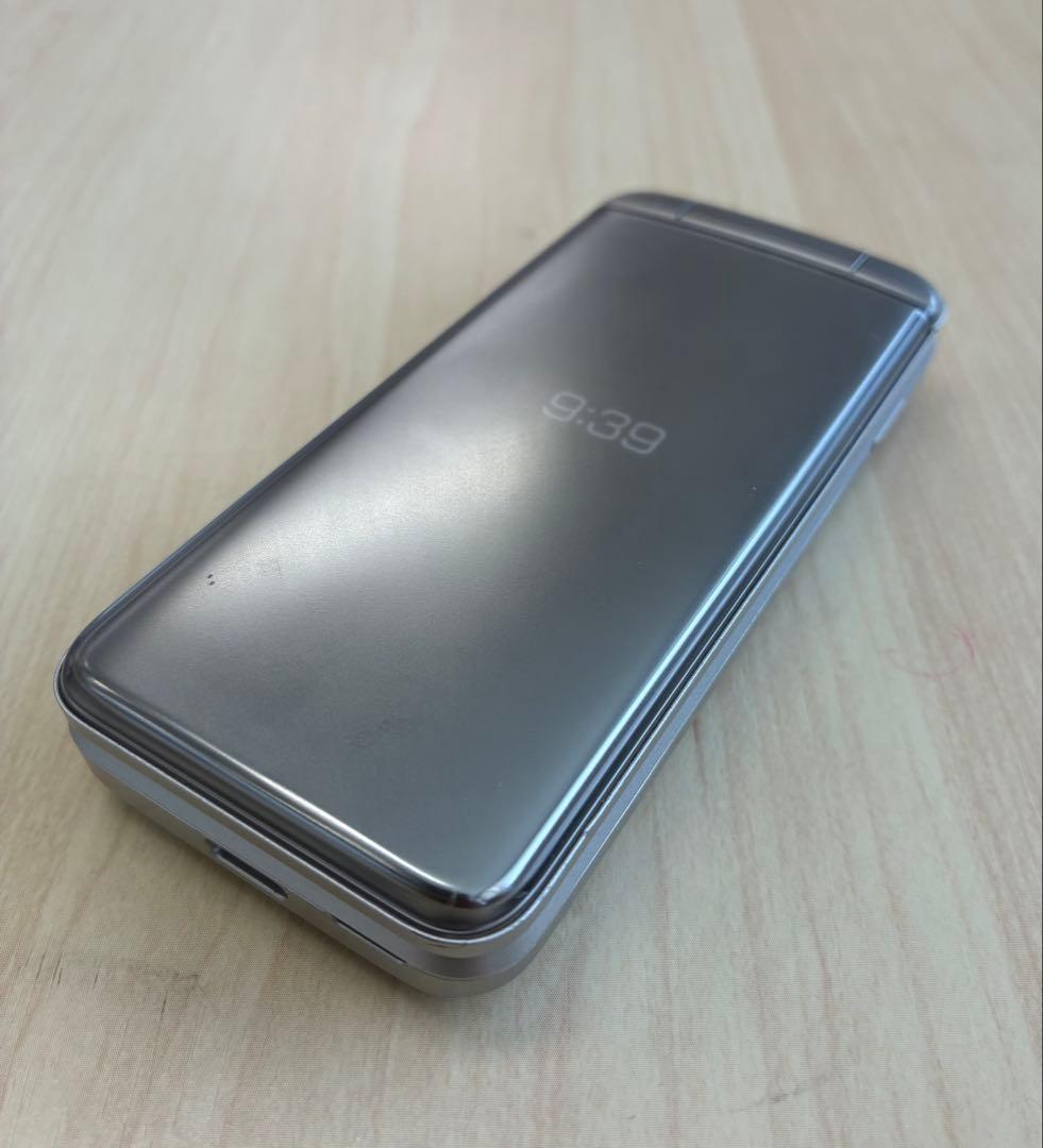 DIGNO NP902KC シルバー折りたたみ携帯電話本体