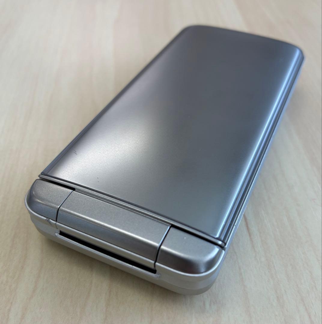 DIGNO NP902KC シルバー折りたたみ携帯電話本体