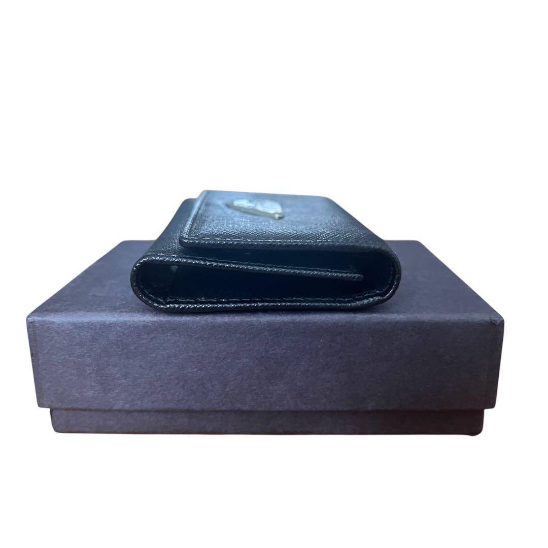 PRADA(プラダ)キーケース　6連　トライアングル　ロゴ　サフィアノレザー　黒