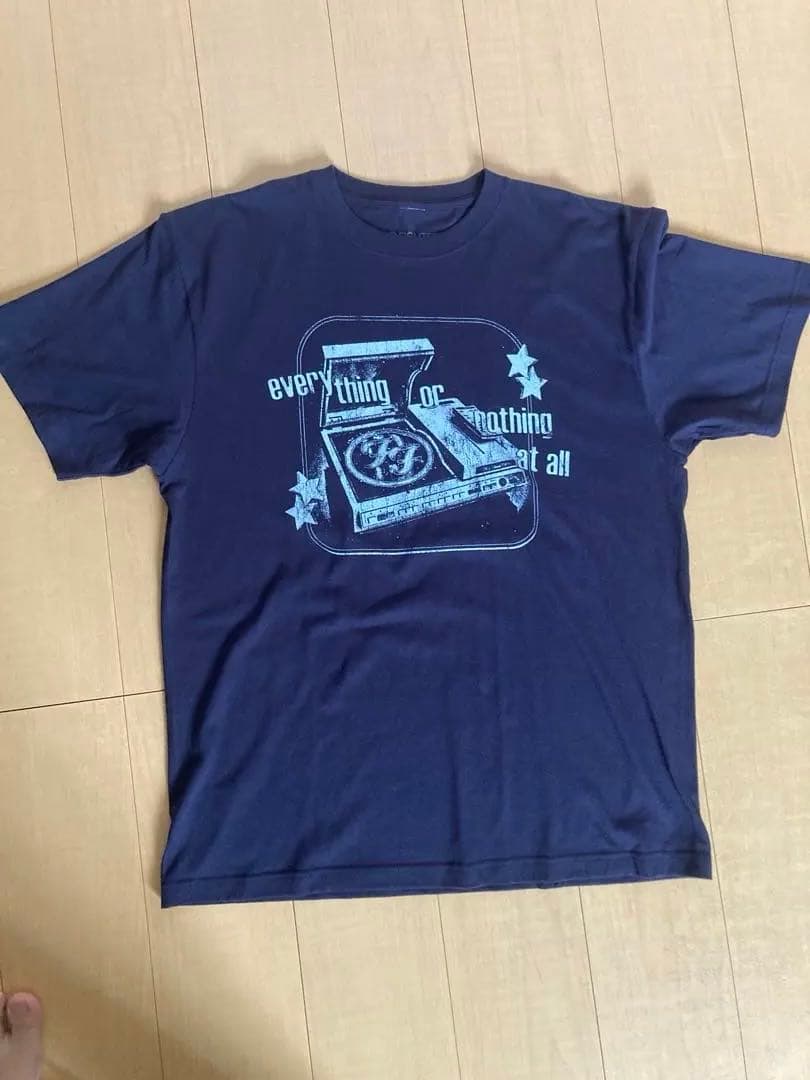 【新品未使用】XL Foo Fighters 2025年ツアー Tシャツ