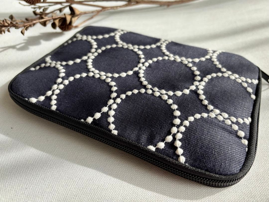 ★完成品【マルチケース】ミナペルホネン タンバリン navy × white