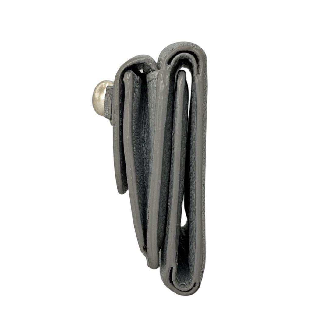 ミュウミュウ　折り財布　コンパクト財布　マドラス　パール　リボン　水色　レザー