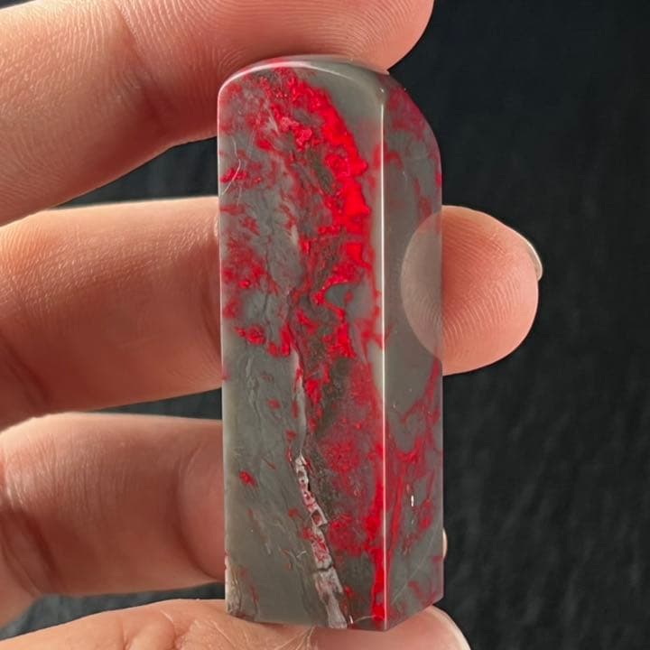 【超希少】牛角凍鶏血石　古印材