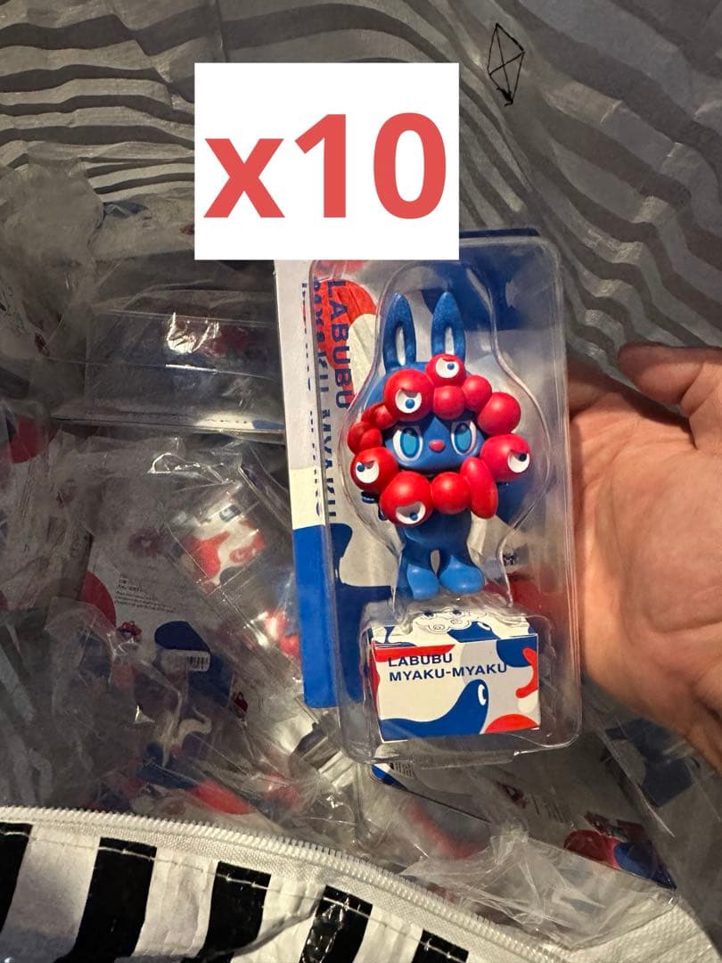 ラブブ　MYAKU-MYAKI フィギュア ストラップ