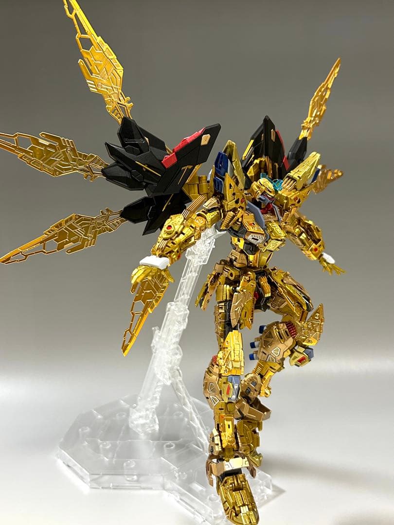 ガンプラ完成品　MGEXストライクフリーダムガンダム＆光の翼セット