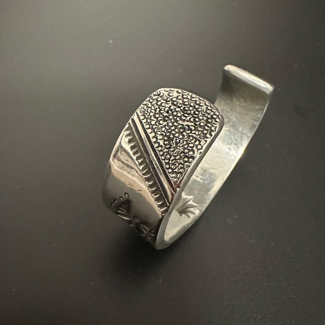 Navajo H刻印 アポロコンチョ　バングル