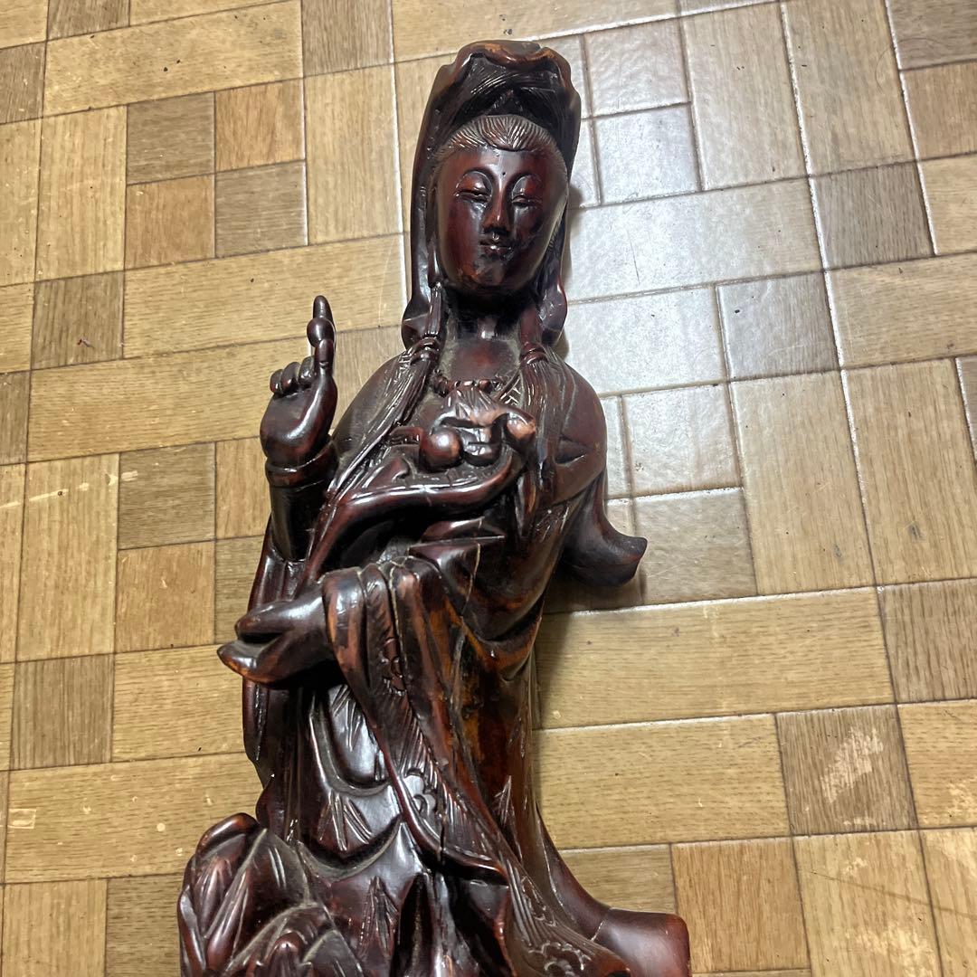 木製観音像 花を持つデザイン 約60cm