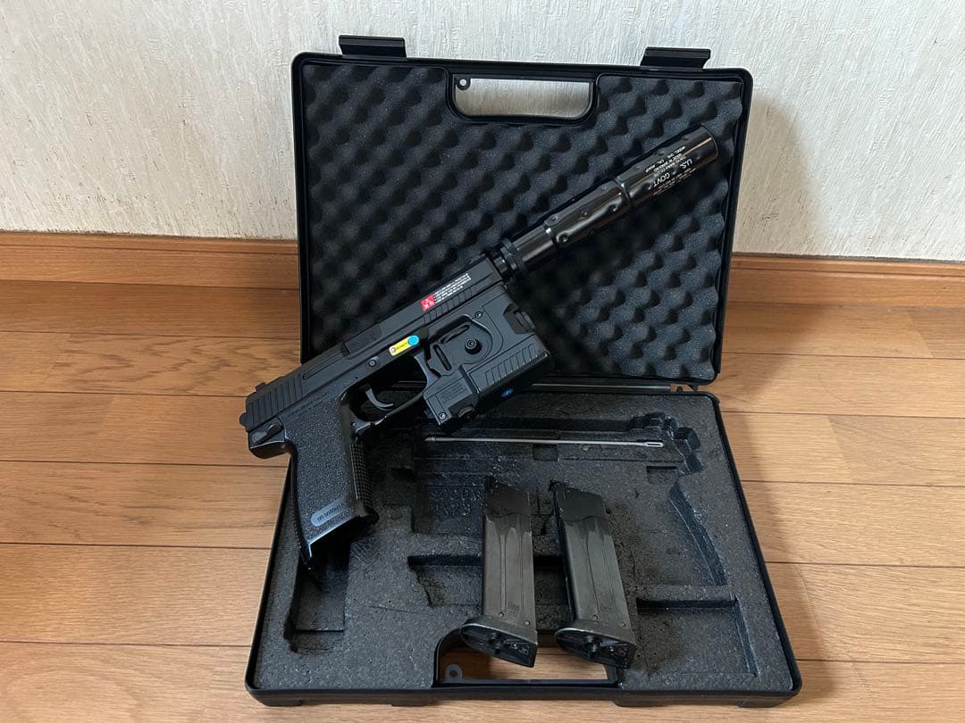 東京マルイ　ソーコムmk23 固定スライド　マガジン２本