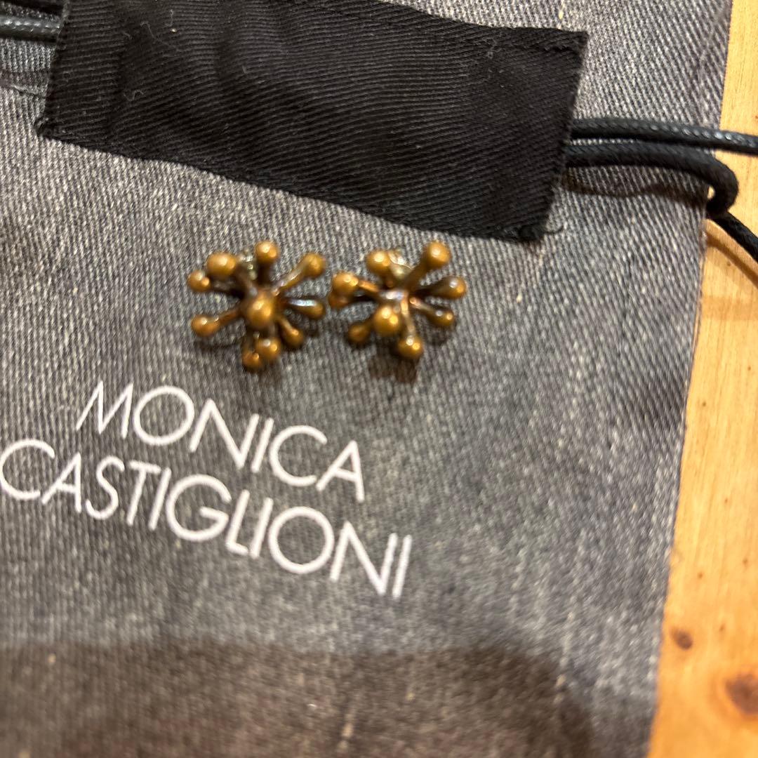 モニカカスティリオーニ　ピアス