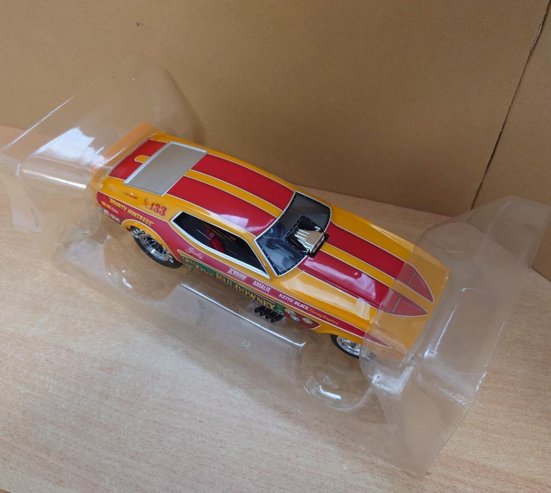1/18 ロングノーズ マスタング シャーリー マルダウニー 1972 ミニカー