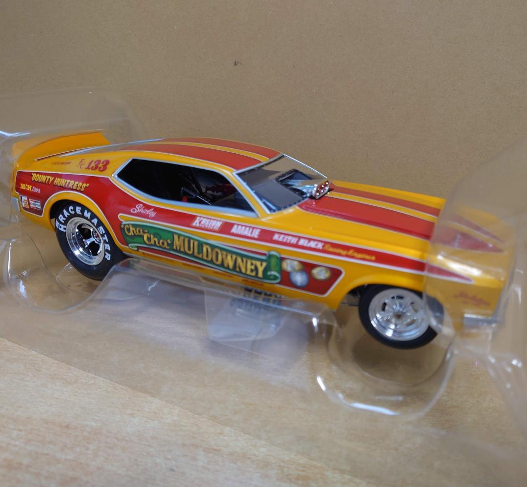 1/18 ロングノーズ マスタング シャーリー マルダウニー 1972 ミニカー