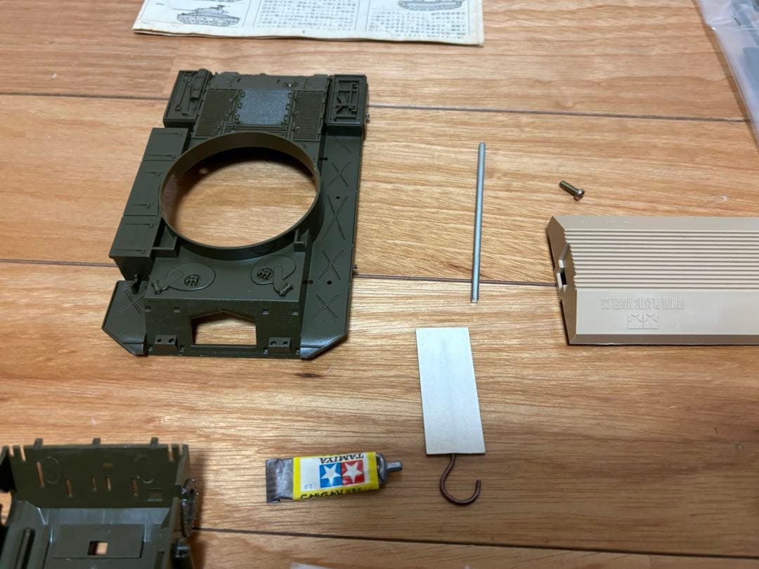 タミヤ 1/35 アメリカ陸軍対空自走砲 M42ダスター 未組立 訳あり