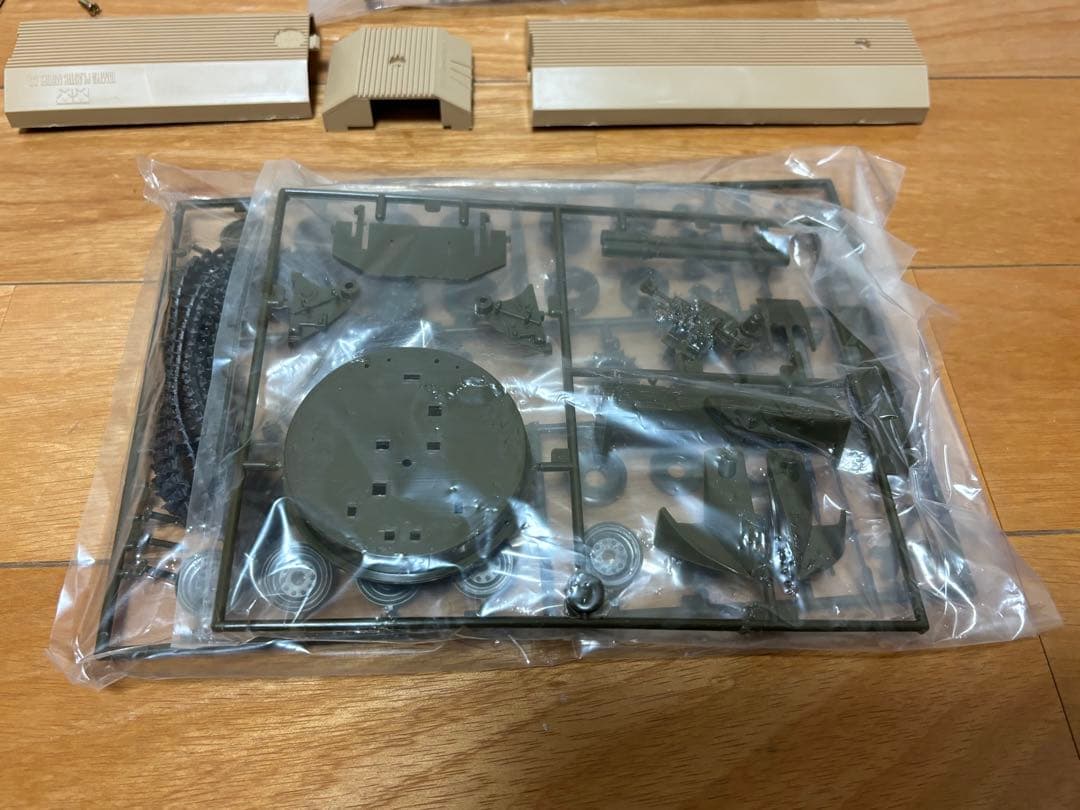 タミヤ 1/35 アメリカ陸軍対空自走砲 M42ダスター 未組立 訳あり