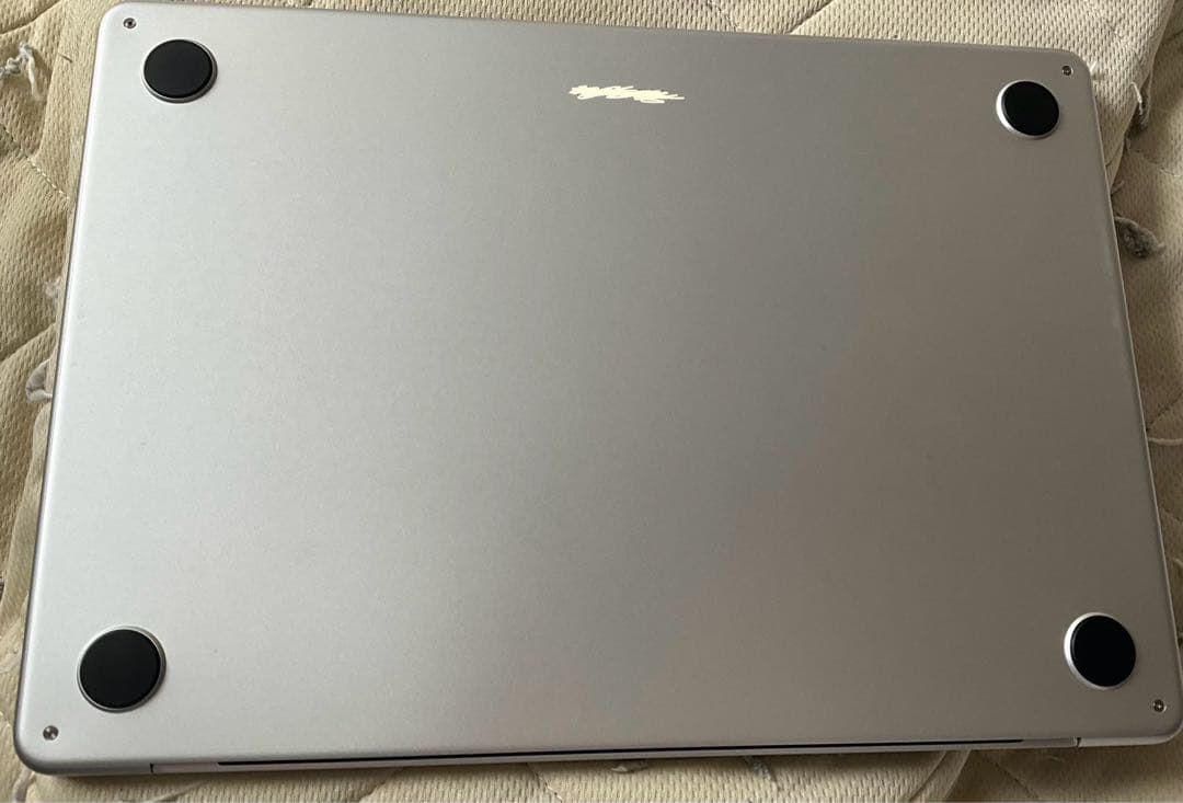 MacBook Air M2 (2022) シルバー