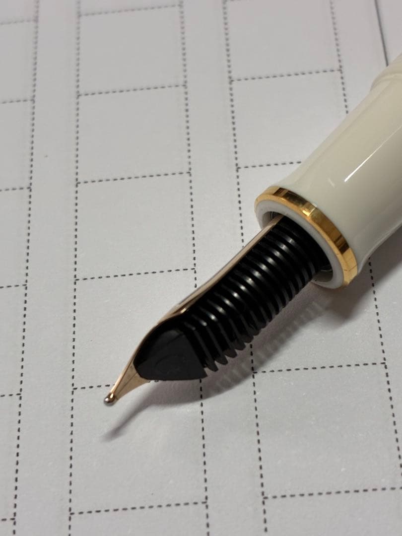 ペリカン　スーベレーン　M400 ホワイトトータス　細字