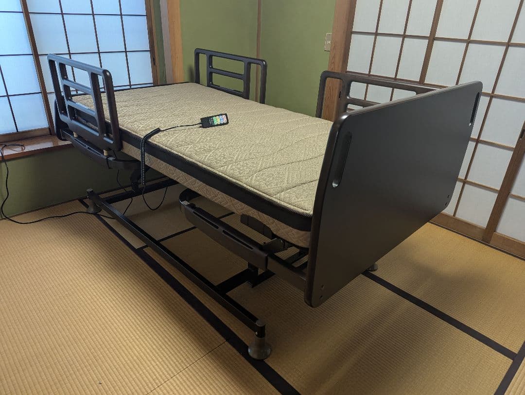 （美品）電動昇降介護用 フランスベッド・マットレス付 値下げしました！