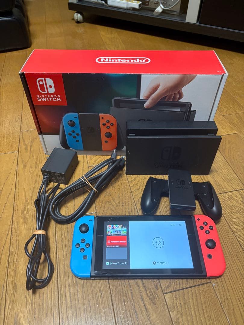 Nintendo SWITCH 本体 ネオンブルー、ネオンレッド