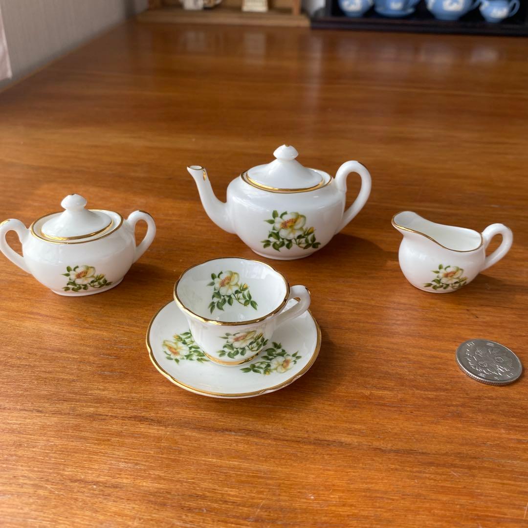 英国　ナショナルトラスト　オークリー　ミニチュア　ティーセット