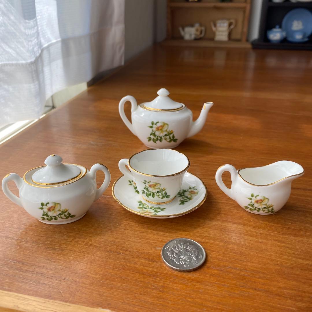 英国　ナショナルトラスト　オークリー　ミニチュア　ティーセット