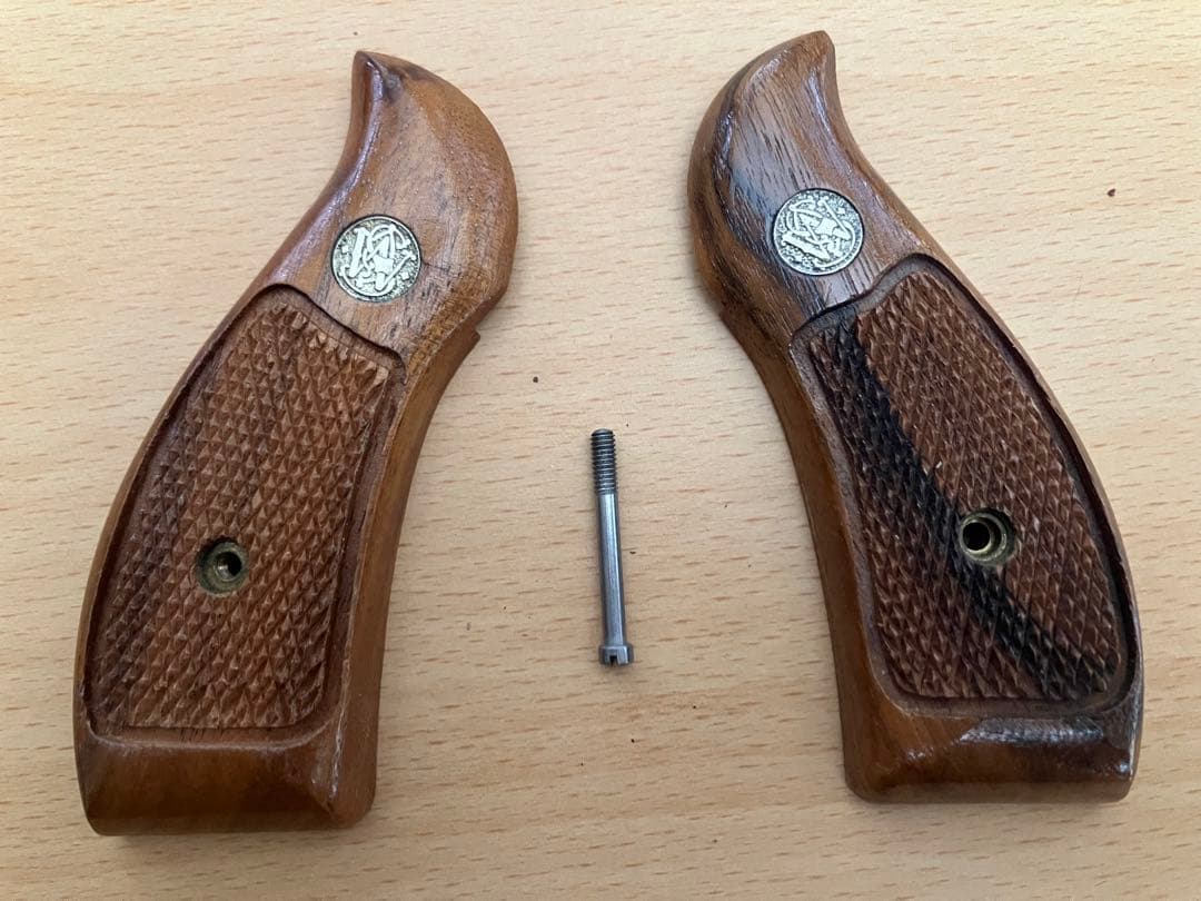 S&W社 kフレーム用木製グリップ